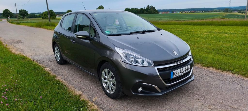 Peugeot 208 134.400 km 6.999 € Villingen-Schwenningen 78052