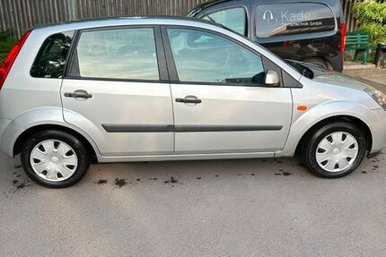 Ford Fiesta 177.000 km 2.500 &euro; Berlin 12587