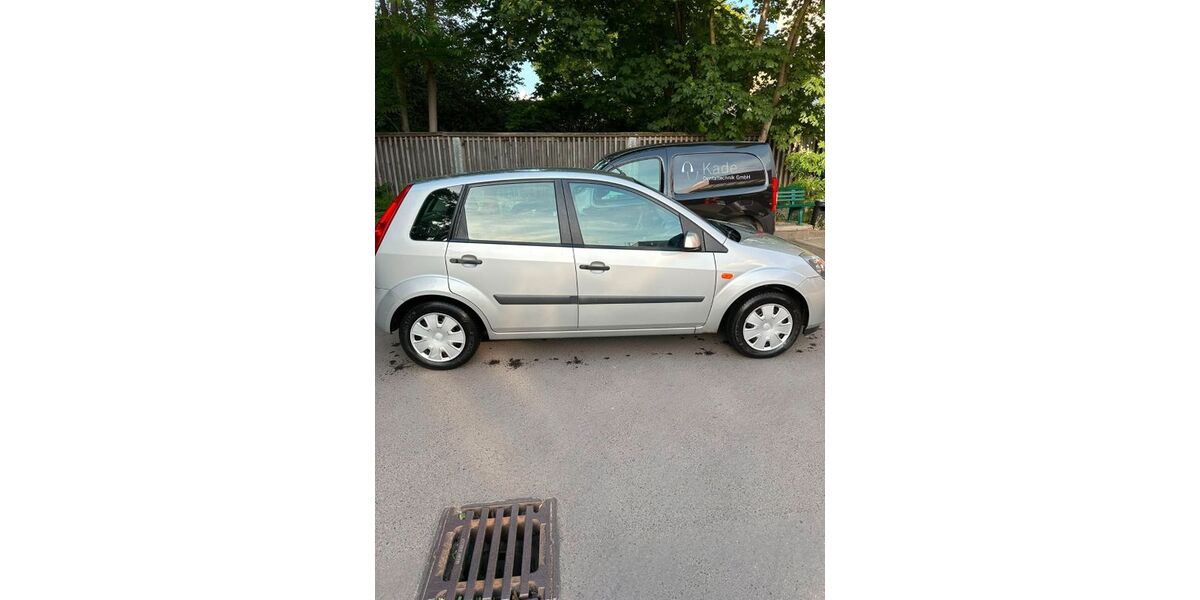 Ford Fiesta 177.000 km 2.500 &euro; Berlin 12587