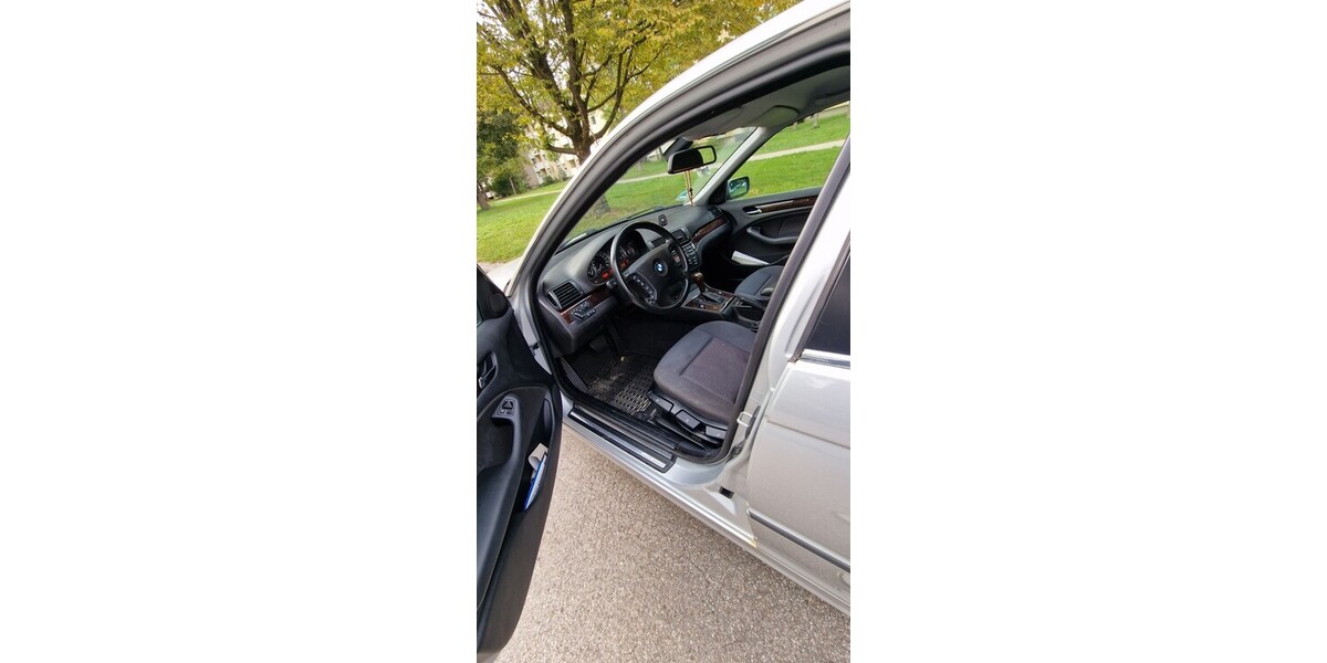 BMW 320I 173.831 km 2.000 &euro; München 80313