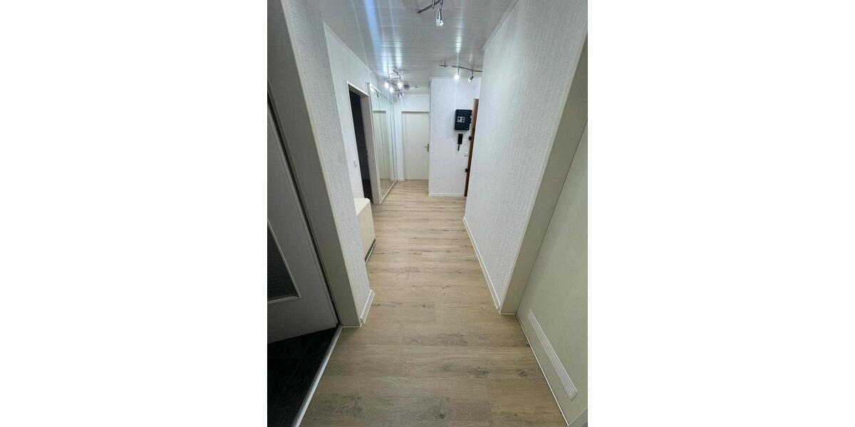 Helle 3,5 Zimmer-Wohnung mit Balkon und Stellplatz in Marbach a.N 3.5 zimmer