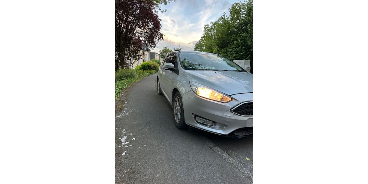 Ford Focus 98.000 km 7.500 &euro; Bad Marienberg 56470