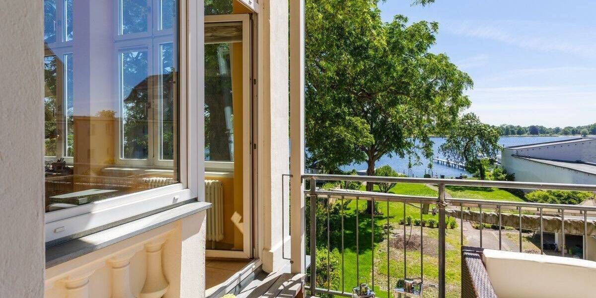 Ein Juwel am Wasser mit privatem Bootsliegeplatz 5 zimmer