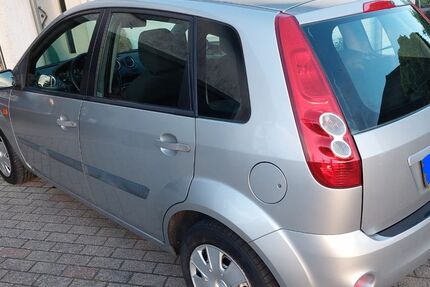 Ford Fiesta 168.000 km 2.100 &euro; Pfedelbach 74629