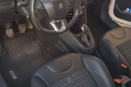Peugeot 208 144.000 km 3.999 € München 80686