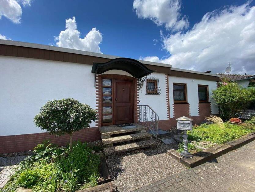 *NEU* BUNGALOW IN ABSOLUT RUHIGER UND NATURNAHER LAGE MIT VIEL PLATZ FÜR DIE GANZE FAMILIE!