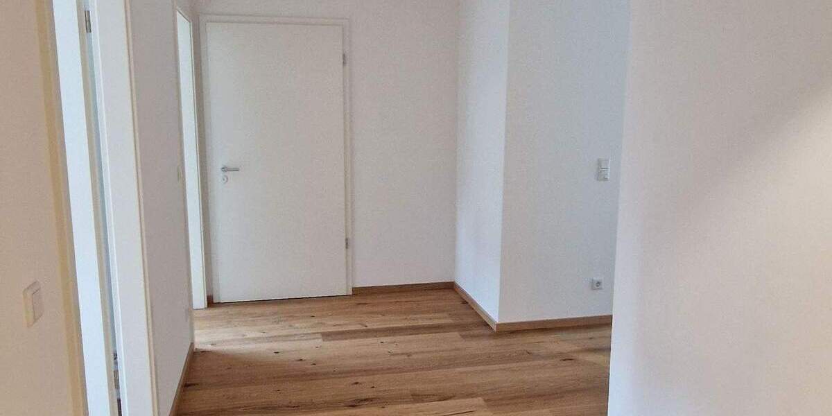 In Uni- Nähe, ansprechend und barrierefrei, 4 - Zi.- Wohnung mit großer Terrasse und TG- Stellplatz 4 zimmer