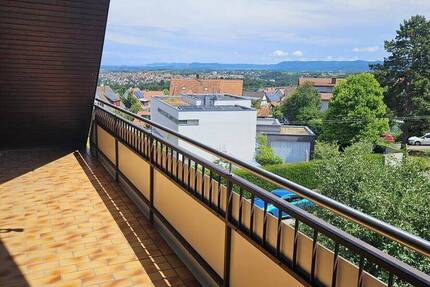 Helle, renovierte Wohnung mit schönem Fernblick