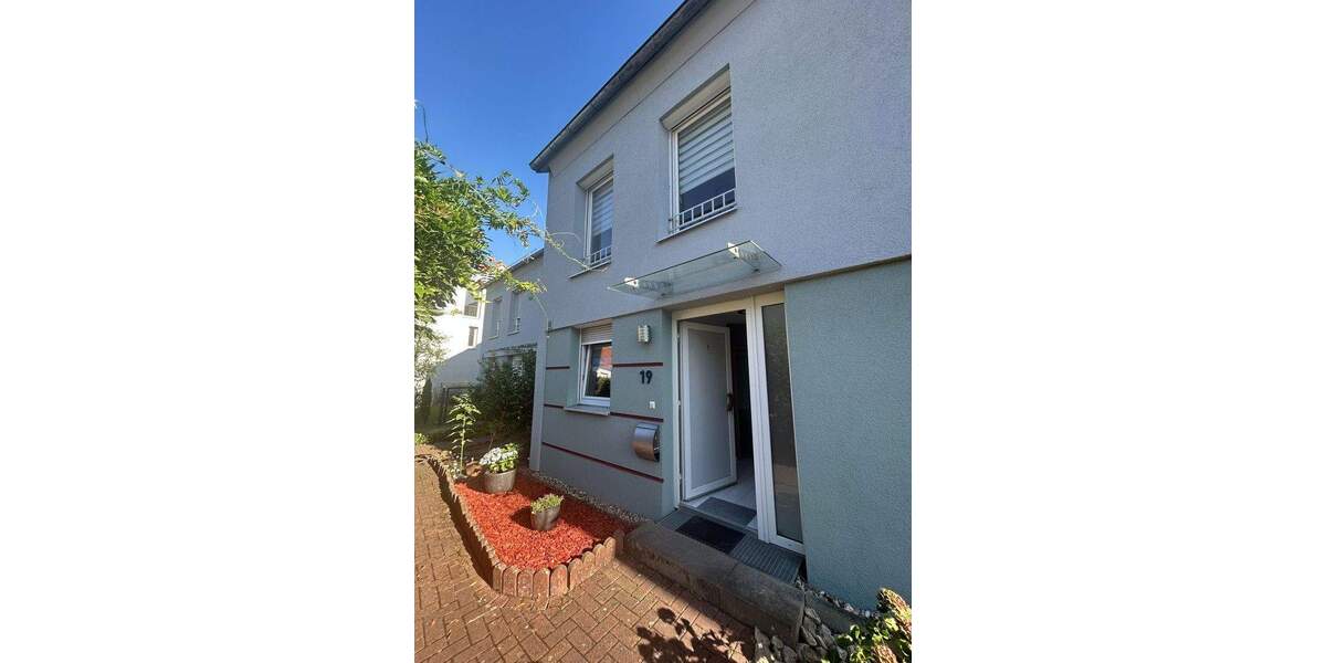 Reihenmittelhaus mit Garage und Stellplatz 5 zimmer