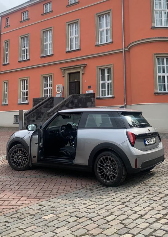 Mini Cooper C 1.890 km 26.500 € Troisdorf 53840