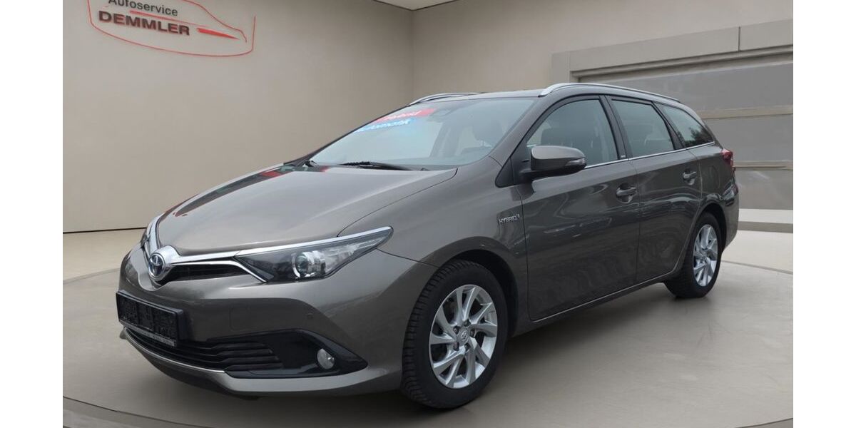 Toyota Auris 144.300 km 13.900 &euro; Wilkau-Haßlau 08112
