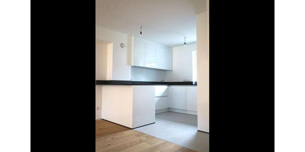 Reihenhaus Unterschleißheim - 8 Zimmer, 221 m&sup2;, 3.840&euro; | Angebot:24752722