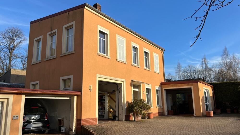 Mehrfamilienhaus mit Hinterhaus in zentraler Lage von Geringswalde - Mehrfamilienhaus, Wohnhaus Geringswalde | Angebot:26621697