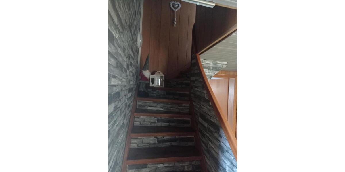 Doppelhaushälfte Dillenburg Manderbach - 3 Zimmer, 140 m&sup2;, 140.000&euro; | Angebot:24629989