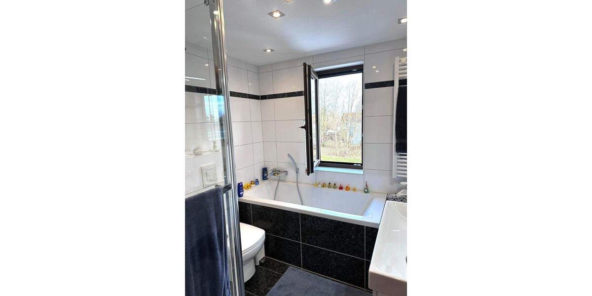 Elegantes 7 Zimmer Reihenendhaus in Rheinbach 170 qm WFL und 398 Grd. 7 zimmer