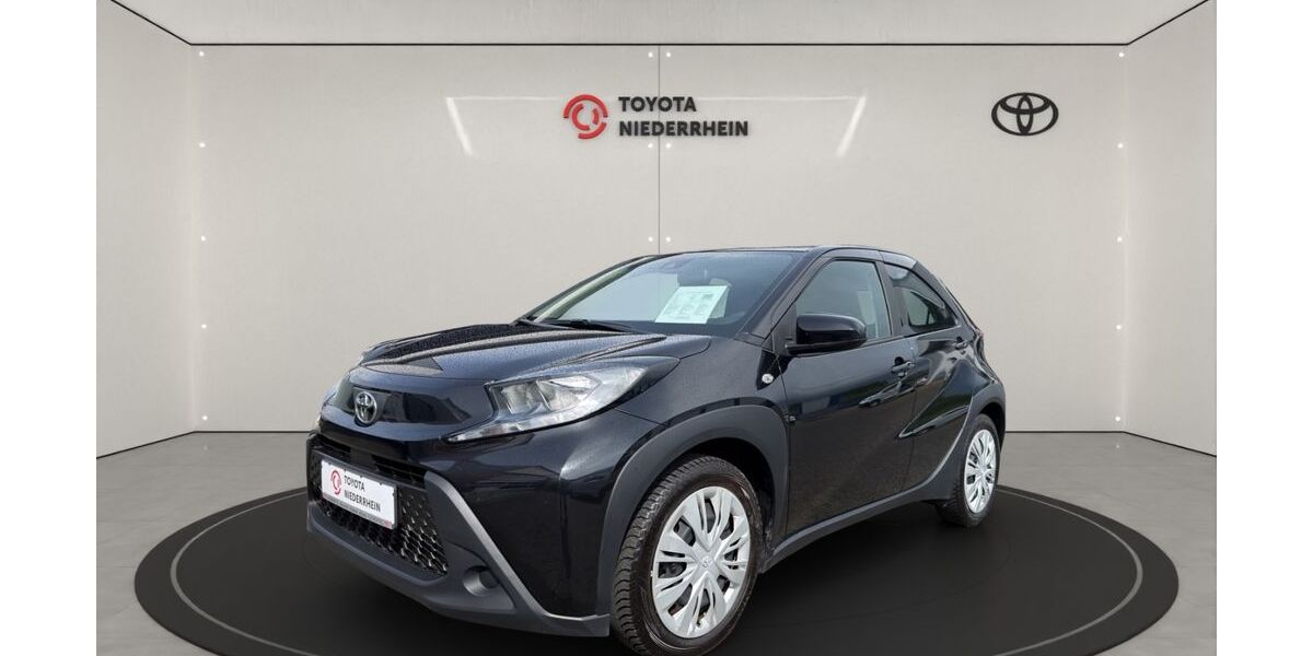Toyota Aygo (X) 26.088 km 12.888 &euro; Bocholt 46395