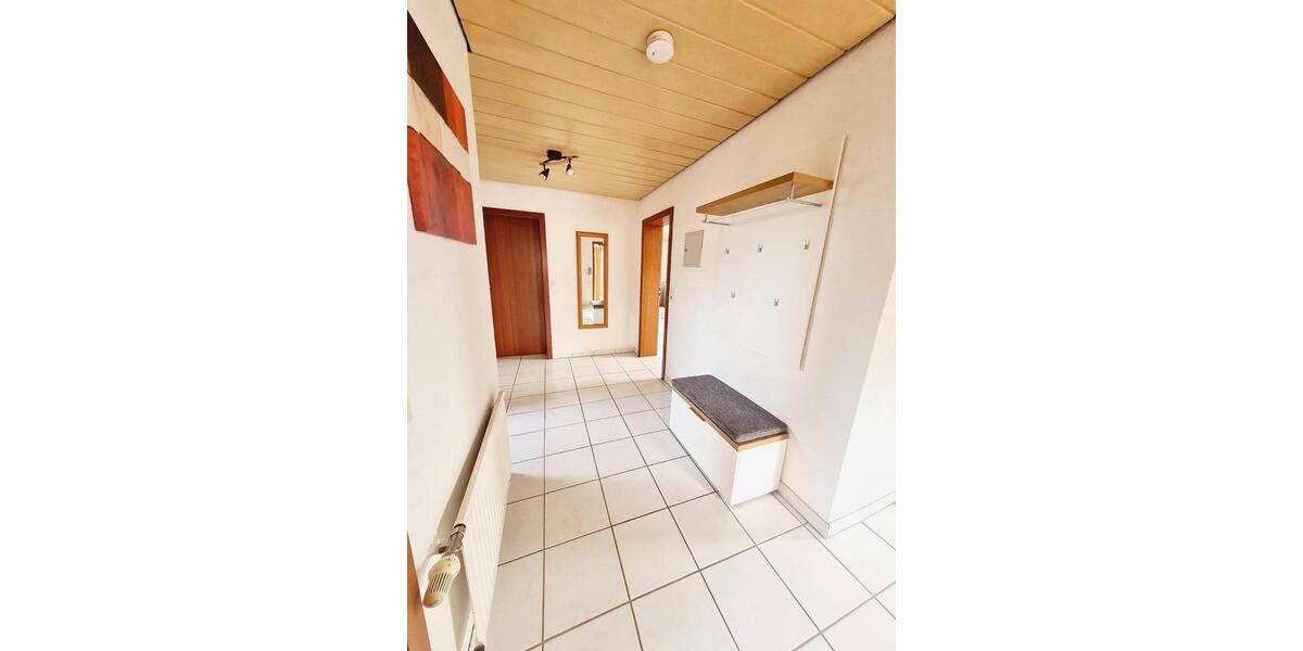 Dachgeschoßwohnung Karlsbad - 4 Zimmer, 80 m&sup2;, 1.000&euro; | Angebot:24838091