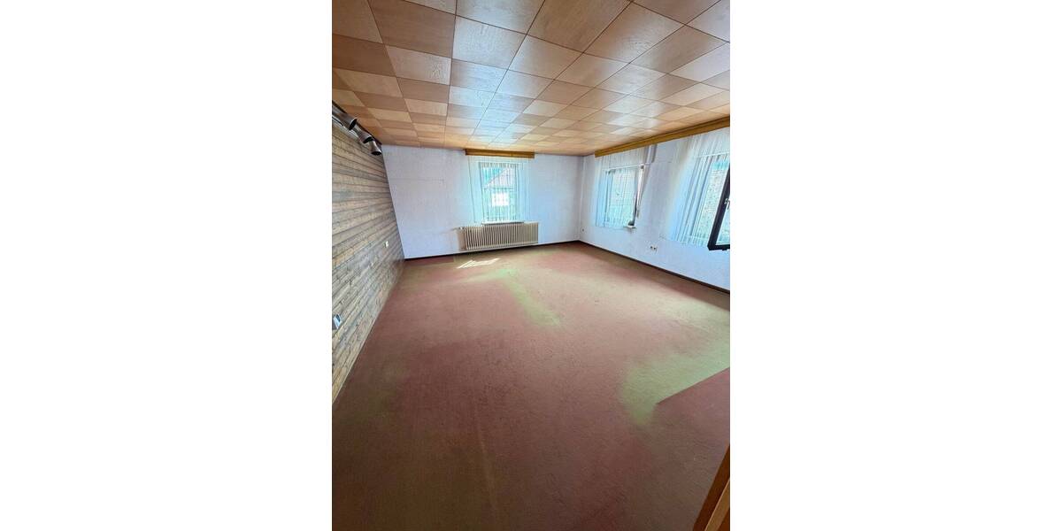 Einfamilienhaus Erkenbrechtsweiler - 8 Zimmer, 182 m&sup2;, 365.000&euro; | Angebot:26696197