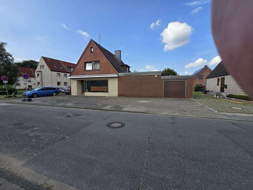 Haus zum Kaufen in Nortorf 238.000 € 206 m²