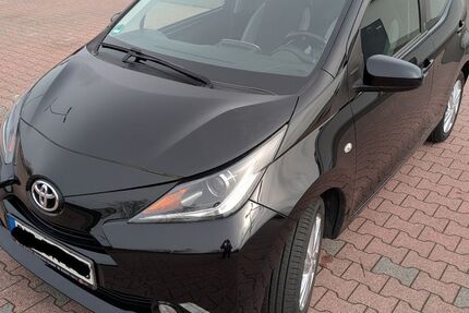 Toyota Aygo (X) 95.676 km 7.400 &euro; Bornheim 53332