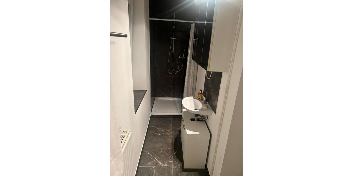 Großzügiges Haus mit eigenem Garten zu Vermieten 4 zimmer