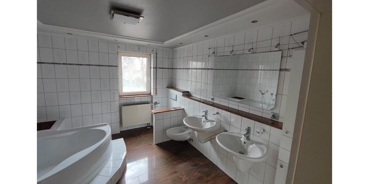 Einfamilienhaus Herrieden - 10 Zimmer, 300 m&sup2;, 1.150.000&euro; | Angebot:26661611