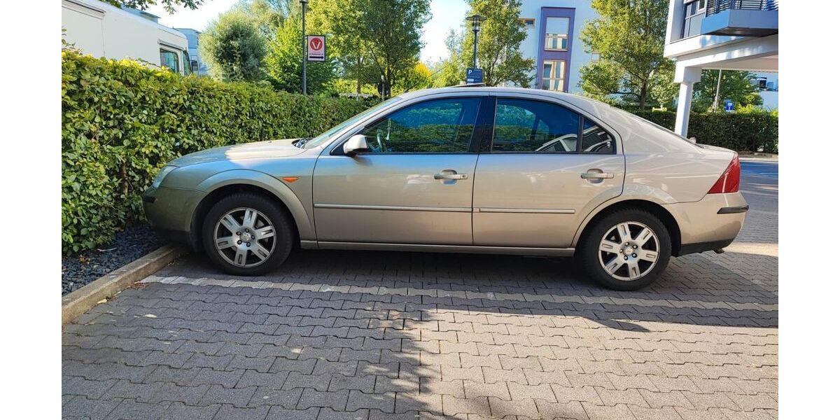 Ford Mondeo 253.000 km 750 € Köln 50829