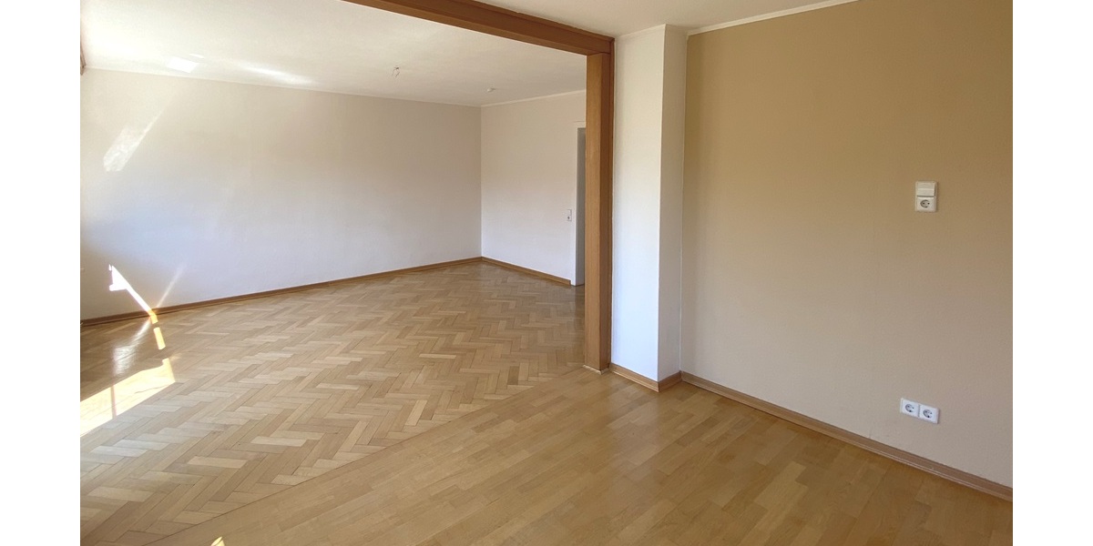Neu-Ulm: Modernisiertes Mehrfamilienhaus (DHH) mit idyllischem Garten in Donau-Nähe - Mehrfamilienhaus, Wohnhaus Neu-Ulm / Offenhausen Offenhausen | Angebot:27262163