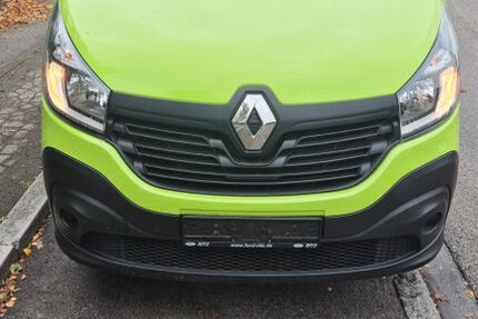 Renault Trafic 56.600 km 12.400 &euro; München 81379