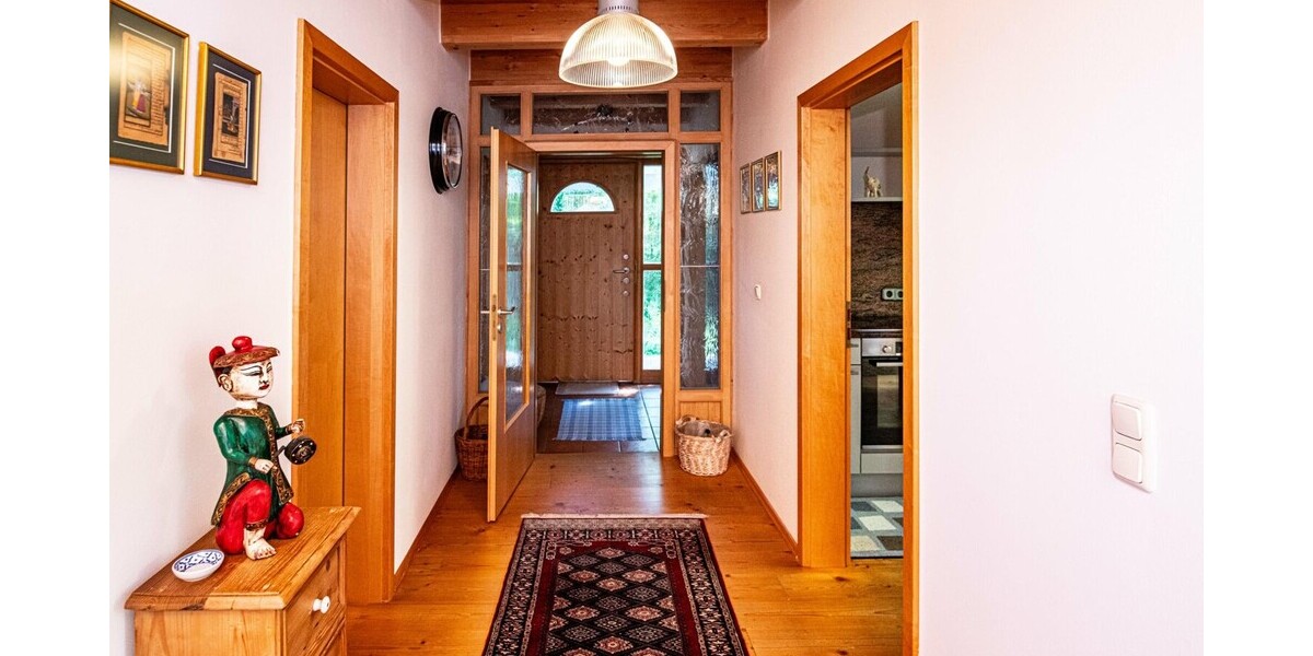 Wohnen im Grünen - Charmantes Holzhaus mit Wintergarten, Galerie und idyllischem Garten - Einfamilienhaus Neukirchen beim Heiligen Blut | Angebot:26948792