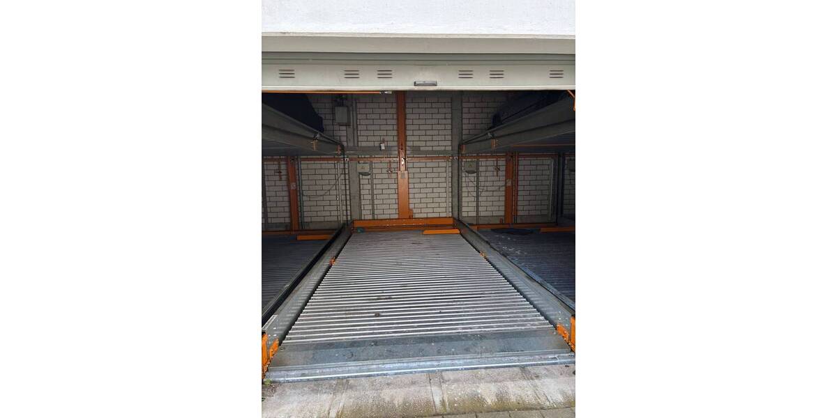 Garage Stellplatz *Triplex Parker* in Neu-Isenburg zu verkaufen zimmer