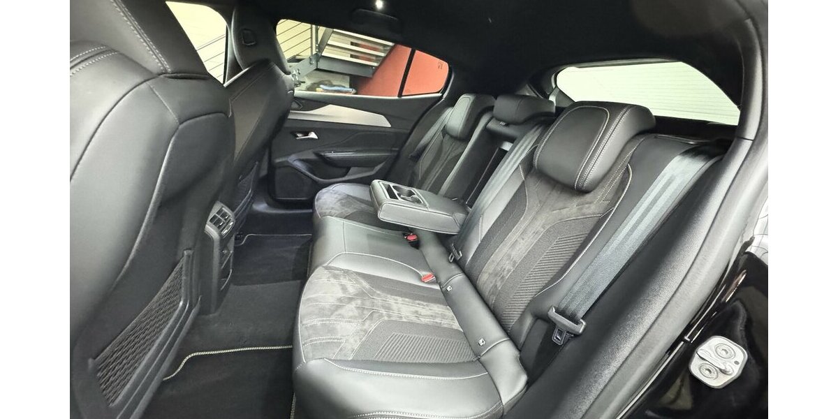 Peugeot 408 GT 145 Hybrid DSC6 Massage 360° Cam 21.700 km 27.380 &euro; Lich 35423