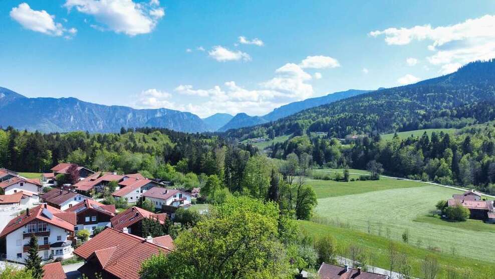Grundstück zu verkaufen in Siegsdorf 690.000 € 1372 m²