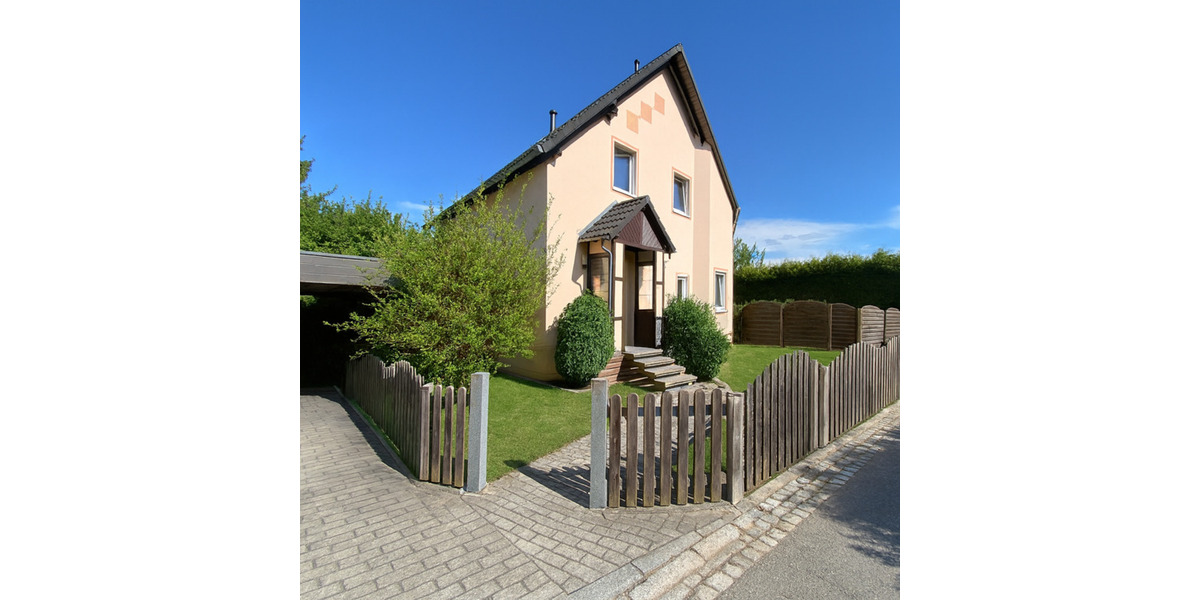 Modernes Familienleben im Grünen – Stilvolles Einfamilienhaus mit Garten & viel Platz in Niederwiesa 5 zimmer