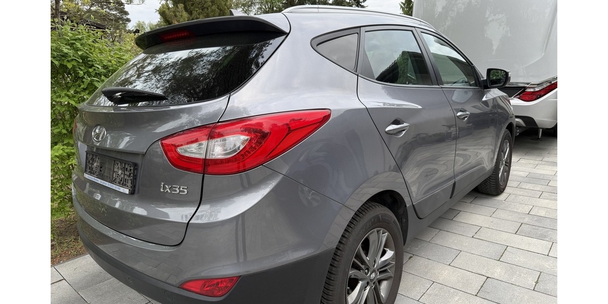 Hyundai ix35 FIFA World Cup Edition 1. Hand Scheckheft 59.950 km 9.999 &euro; Berlin 10247