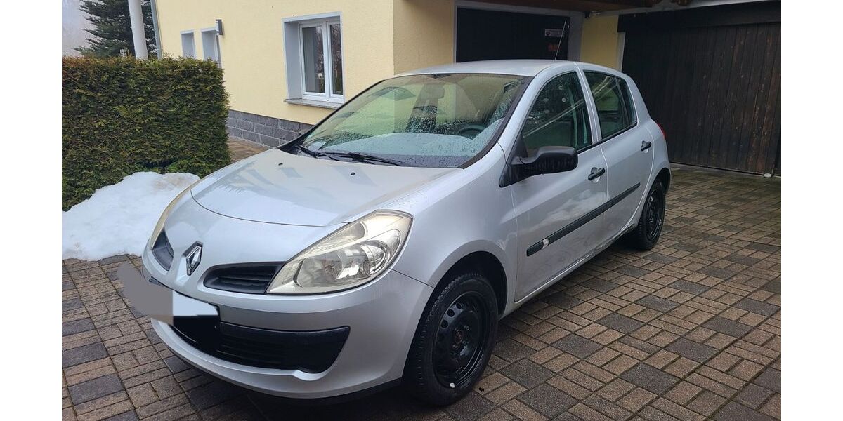 Renault Clio 91.000 km 1.950 &euro; Schmölln 04626