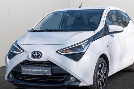 Toyota Aygo (X) 28.715 km 9.990 &euro; Hamburg 22529