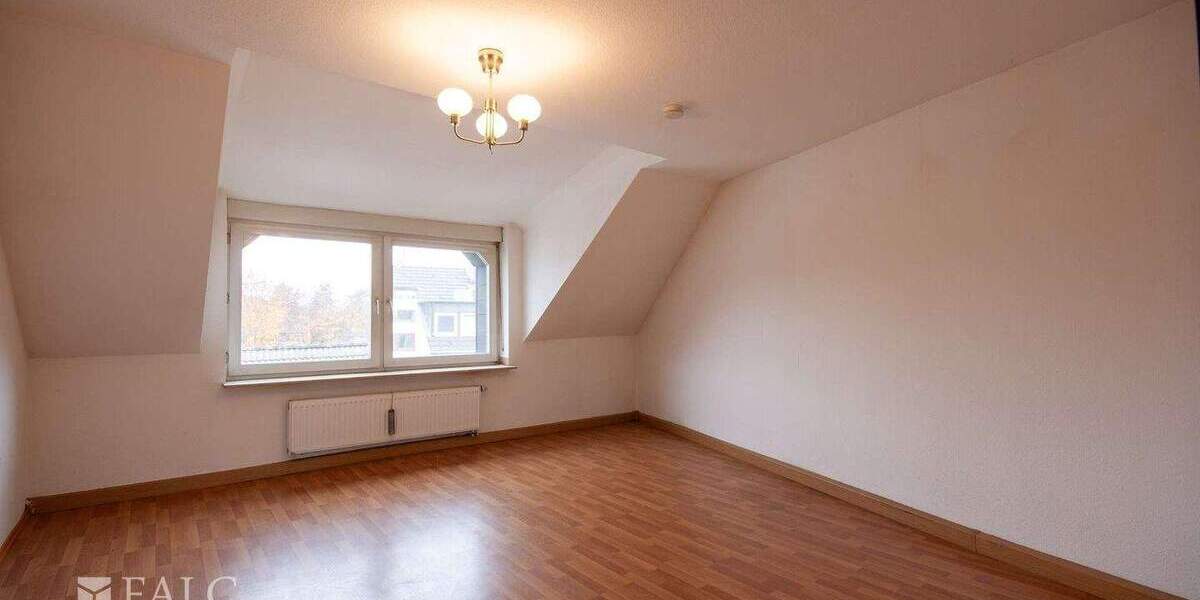 Mehrfamilienhaus, Wohnhaus Frechen Königsdorf - 6 Zimmer, 235 m&sup2;, 400.000&euro; | Angebot:24766754