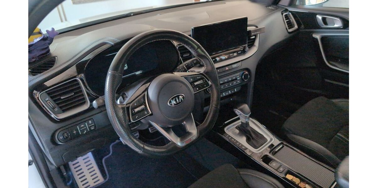 Kia pro ceed / ProCeed 140.000 km 17.800 &euro; Weiler 56825