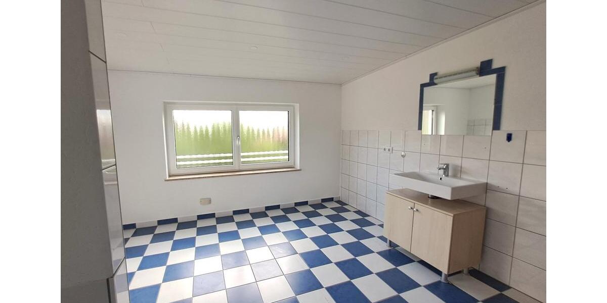Etagenwohnung Langfurth - 5 Zimmer, 145 m&sup2;, 1.100&euro; | Angebot:26597401