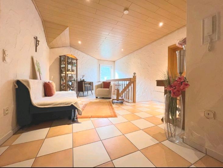 Doppelhaushälfte Neumagen-Dhron Dhron - 10 Zimmer, 308 m&sup2;, 398.000&euro; | Angebot:26940660