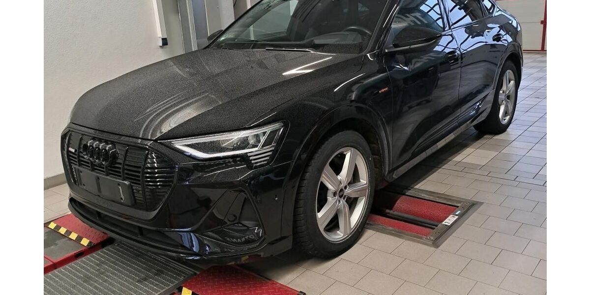 Audi e-tron 29.998 km 39.440 &euro; Hagen 58091