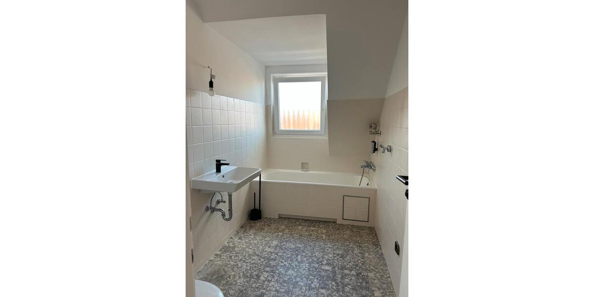 Dachgeschoßwohnung Stuttgart Hedelfingen - 3 Zimmer, 64 m&sup2;, 950&euro; | Angebot:26677369