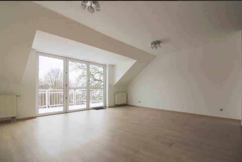 Dachgeschoßwohnung Bremen Gröpelingen - 2 Zimmer, 52 m&sup2;, 800&euro; | Angebot:26246027