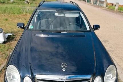 Mercedes-Benz E 220 270.999 km 4.499 &euro; Neukieritzsch 04574