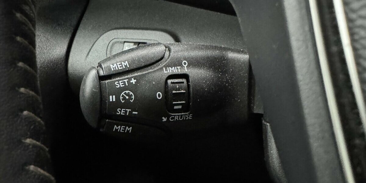 Peugeot Rifter Rollstuhlumbau Allure HDi 130 EAT CarPlay 26.800 km 27.220 &euro; Lich 35423