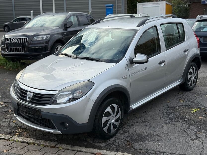 Dacia Sandero 89.900 km 3.900 € Salzgitter 38229