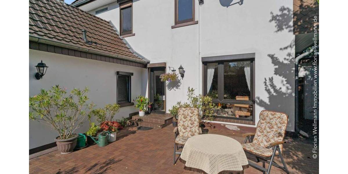 Oyten - Bassen | Gepflegtes Einfamilienhaus mit viel Platz, zwei Terrassen, großem Garten und Doppelgarage in idyllischer Ortsrandlage 7 zimmer