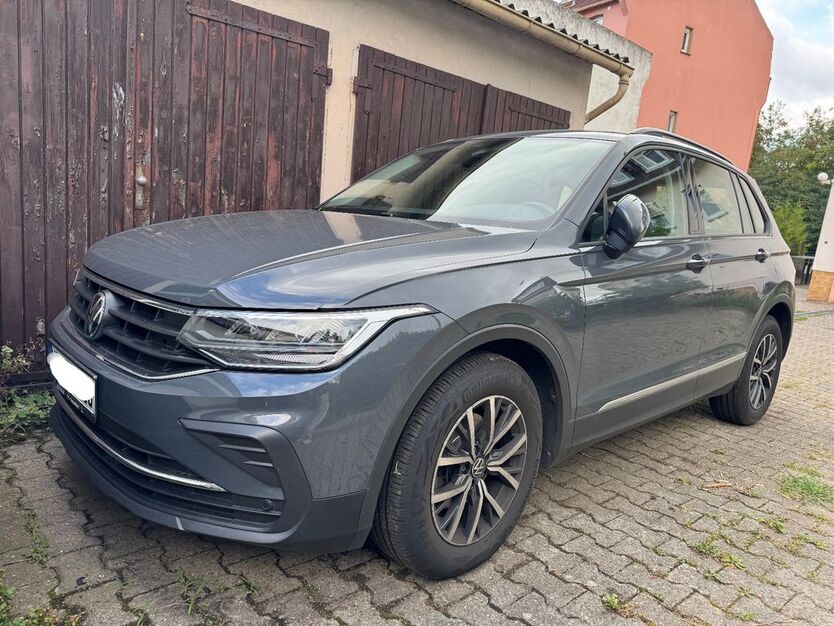 VW Tiguan 108.324 km 23.750 € Frankfurt am Main 65936