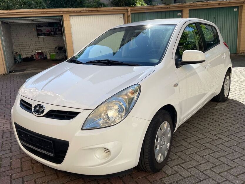 i20